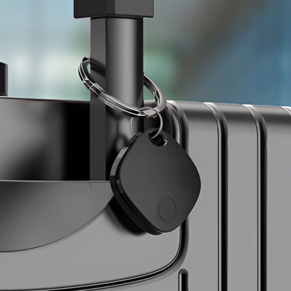 iTagPro attached to a suitcase handle